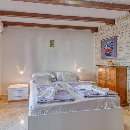 Vilma Guest house Funtana