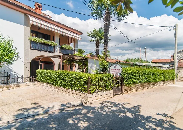 ゲストハウス Vilma 3*